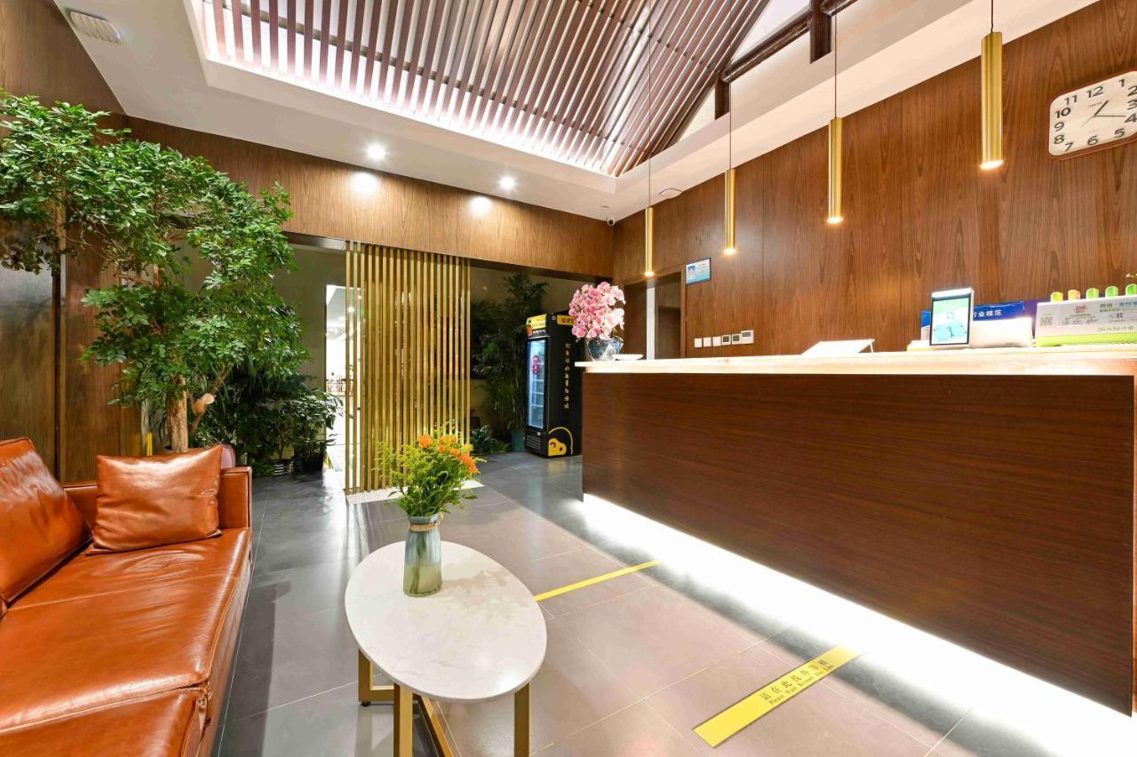 Xingshe Alley Courtyard Hotel Beijing Wangfujing Forbidden City Branch - Breakfast Included & English Speaking Reception & Free Wifi And Laundry Room & Hutong Culture & Cat-Keeping & Flower-Growing Terrace & One Day Tour Service & Free Coffee Exterior photo
